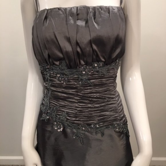 Cherlone dress - Picture 1 of 3